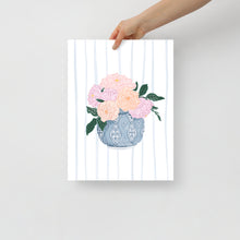 Load image into Gallery viewer, FLORAL AND VASE 03