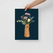 Load image into Gallery viewer, FLORAL AND VASE 04