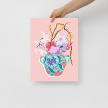 Load image into Gallery viewer, FLORAL AND VASE 05
