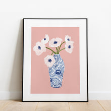 Load image into Gallery viewer, FLORAL AND VASE 01