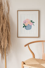 Load image into Gallery viewer, FLORAL AND VASE 03